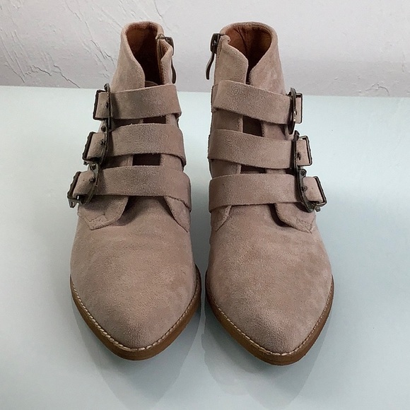 Beast Fashion pointy leather triple buckle western heels Tan booties size 6 NWOT - Picture 5 of 16